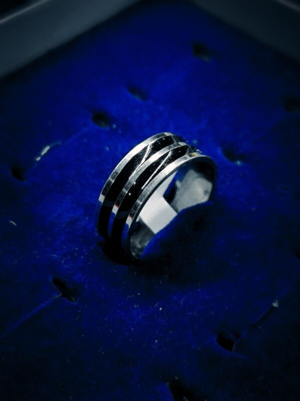 Strips Ring