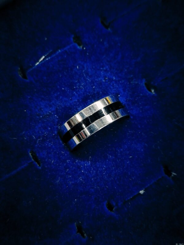 Strips Ring