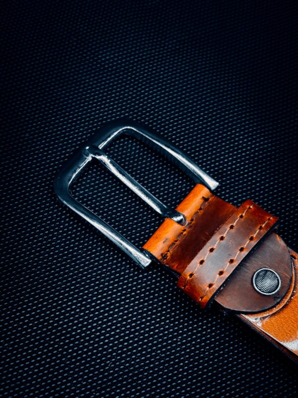 Vintage-Inspired Leather Belt