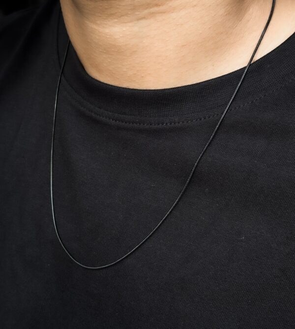 The "Serpentine" Chain (Black)