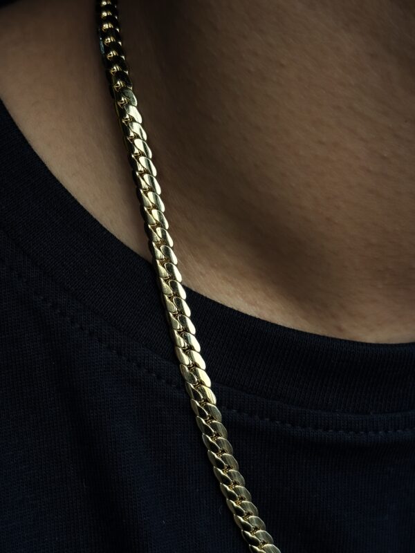 Golden Luxe Cuban Link Chain