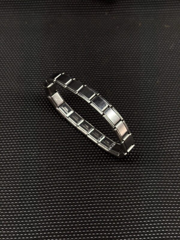 Classic Adjustable Spring Bracelet - Versatile and Stylish