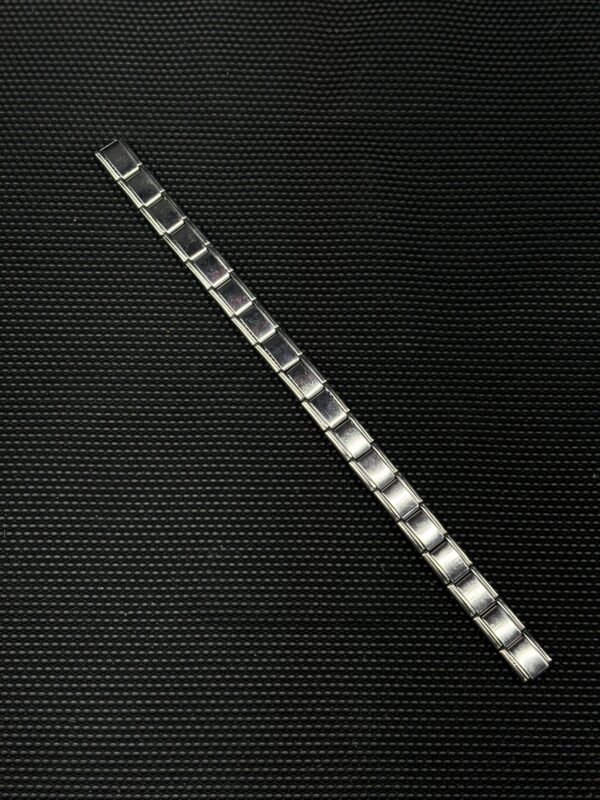Classic Adjustable Spring Bracelet - Versatile and Stylish
