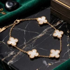 Mother of Pearl Clover Bracelet – Elegant Five-Motif Four-Leaf Lucky Charm Chain